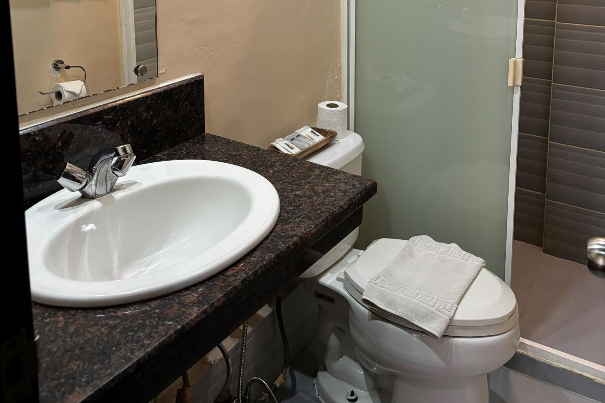 Sugbutel Family Hotel Cebu Room photo