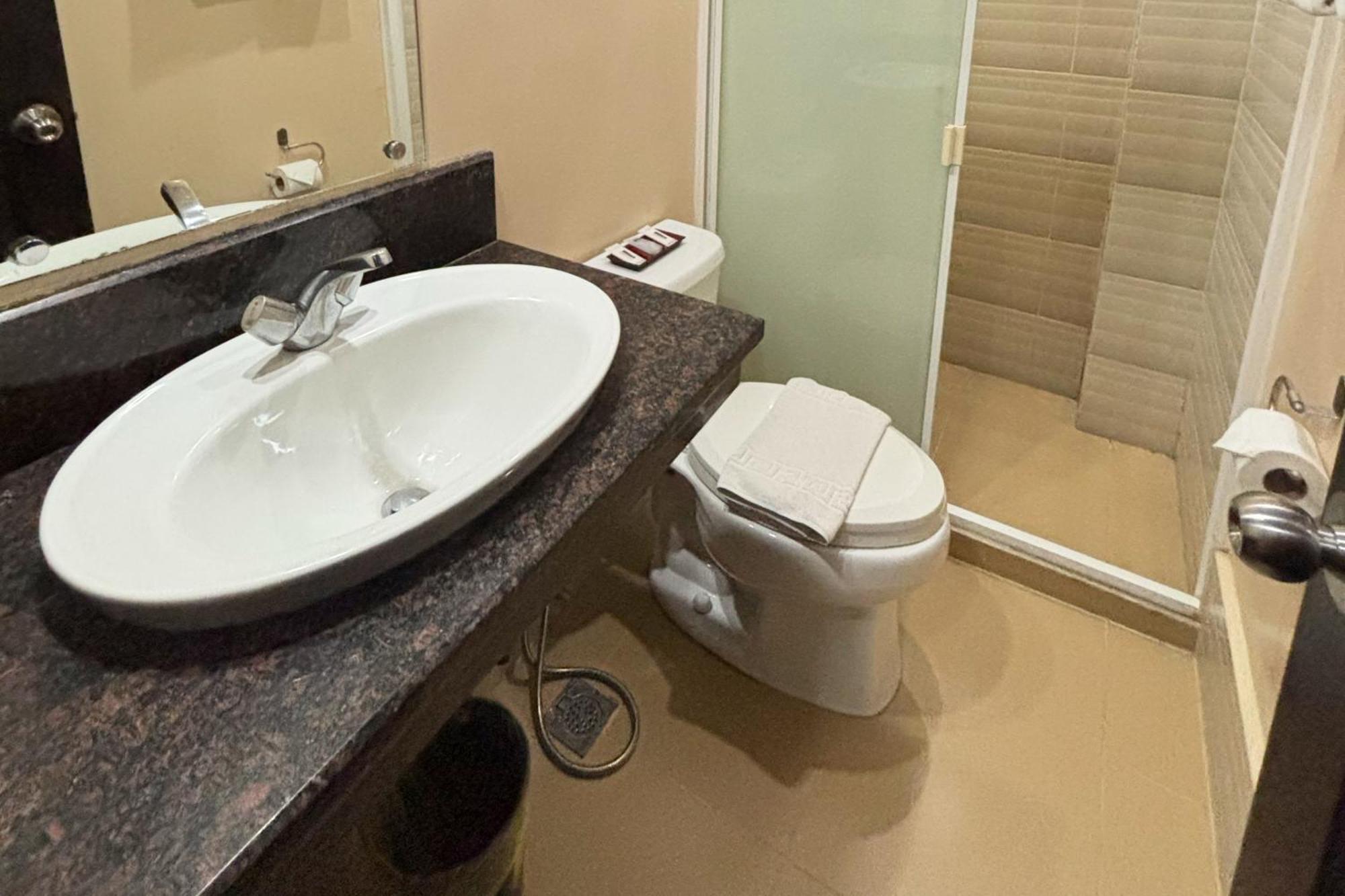 Sugbutel Family Hotel Cebu Room photo